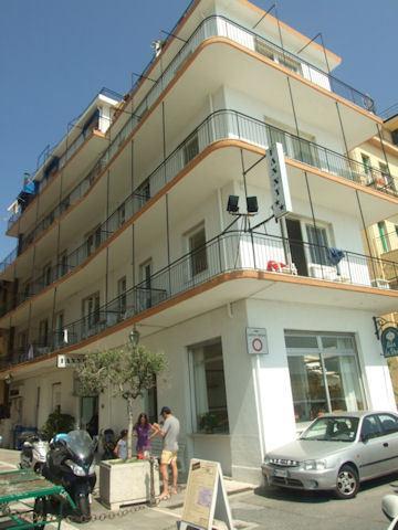 Albergo Fanny Alassio Bagian luar foto