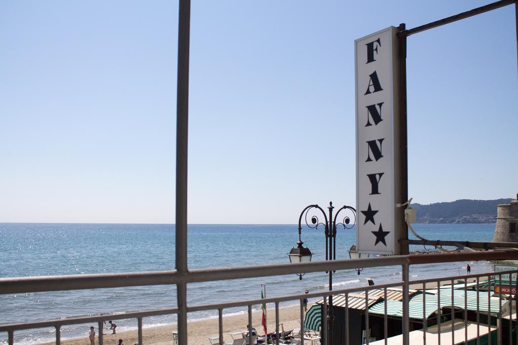 Albergo Fanny Alassio Bagian luar foto